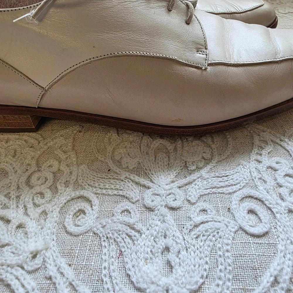 Amalfi Abby Italian Leather Oxford Shoes 7B Cream Beige Square Toe Lace Up Flats